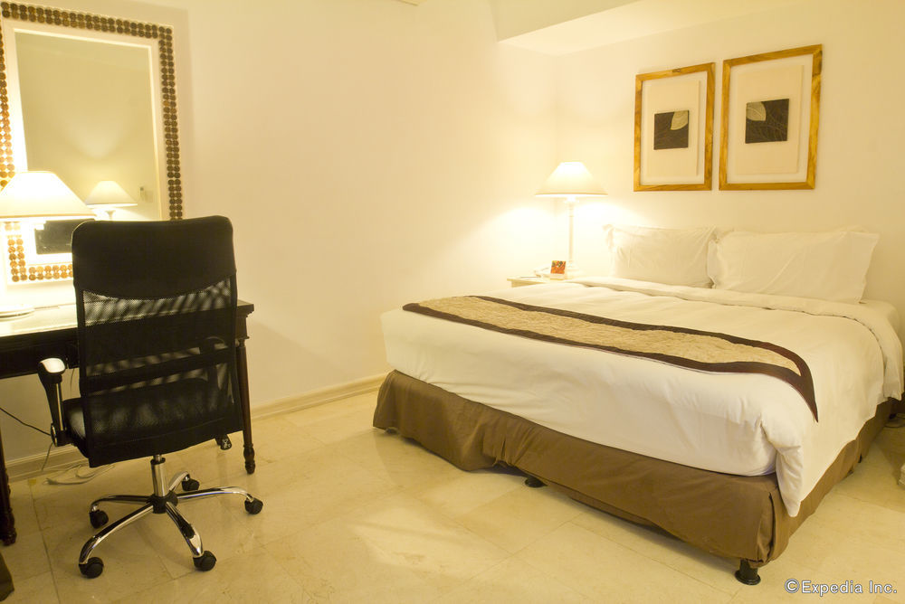 Vivere Hotel&Resorts Muntinlupa City Eksteriør bilde