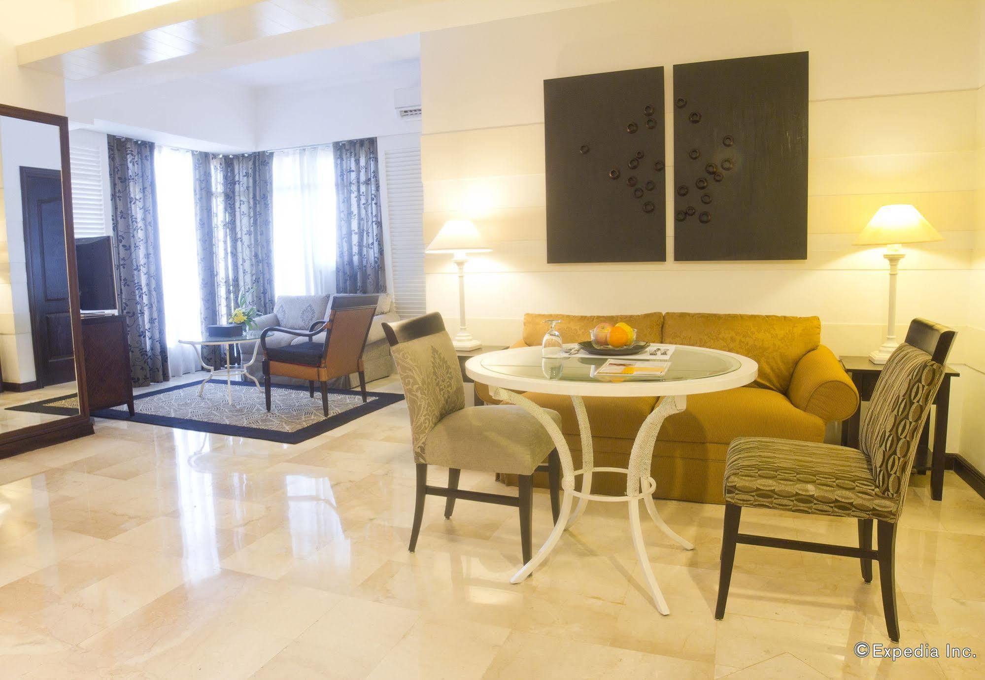 Vivere Hotel&Resorts Muntinlupa City Eksteriør bilde