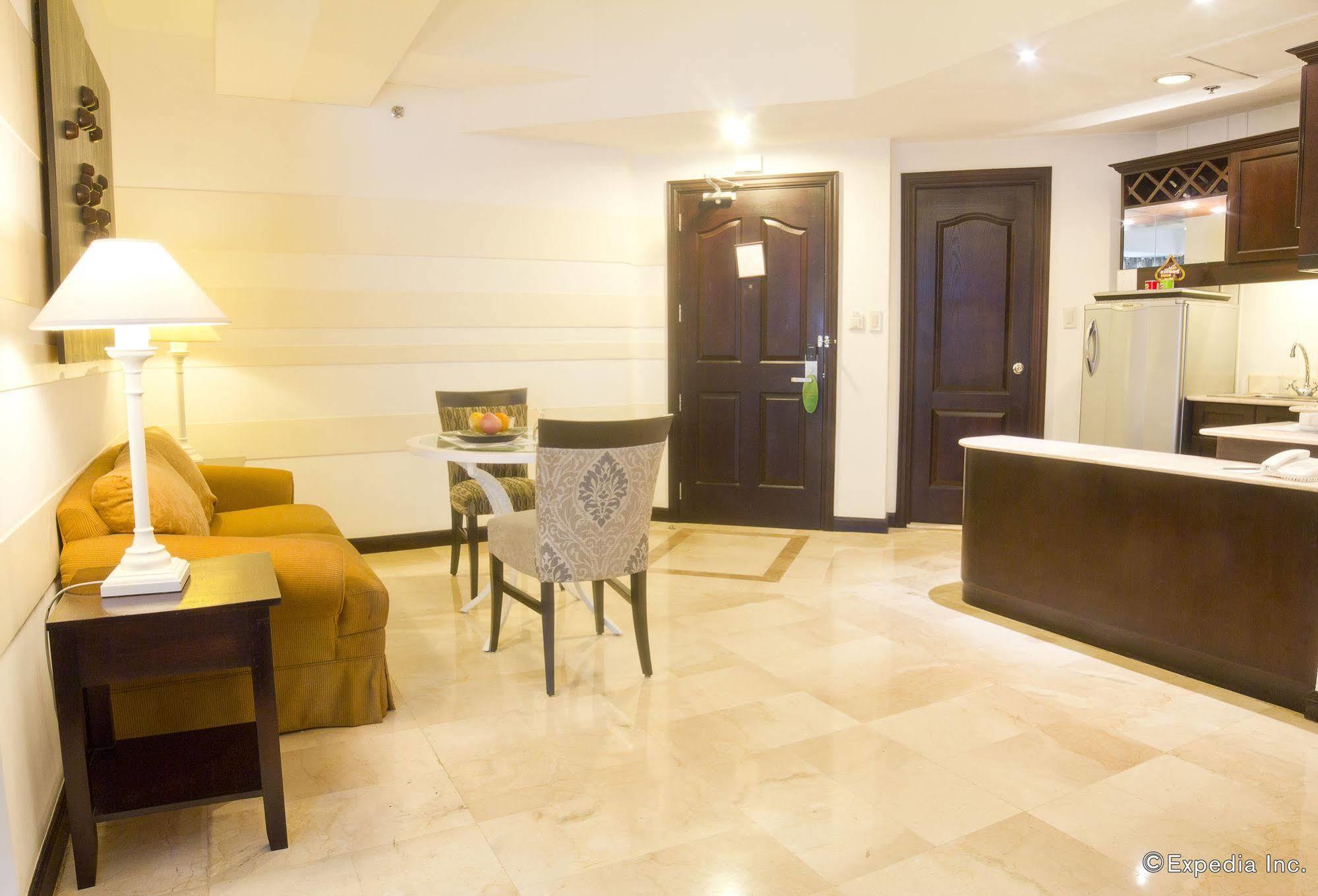 Vivere Hotel&Resorts Muntinlupa City Eksteriør bilde